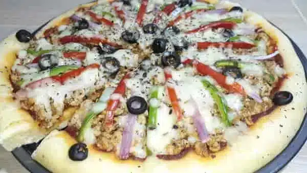 chicken mince pizza