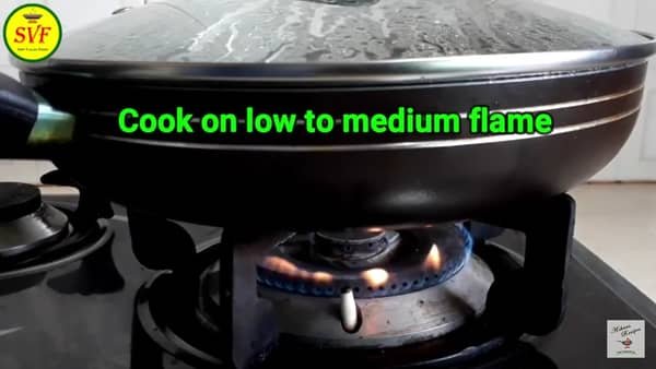 fry minced meat and cook it on medium flame
