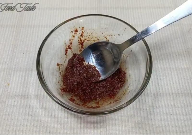 preparing the marinade for drumsticks
