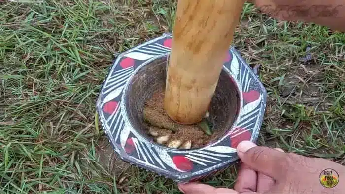 grind with mortar and pestle
