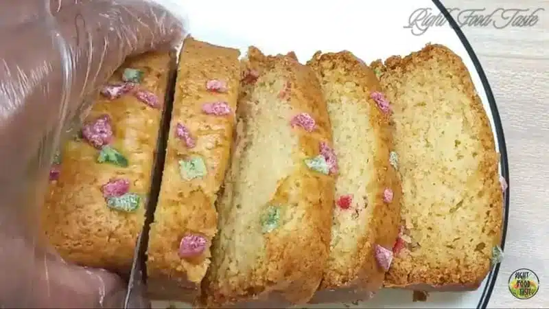 fruit cake slices