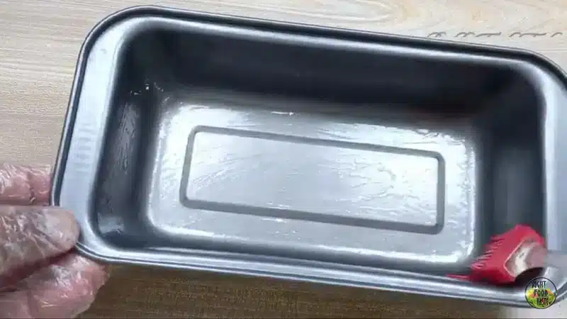 greasing of the loaf pan