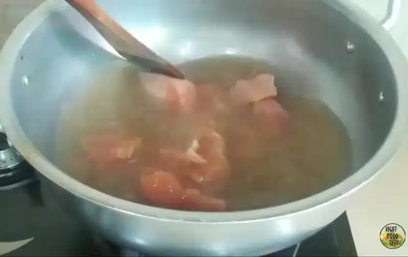 preparing chicken and vegetable filling 1