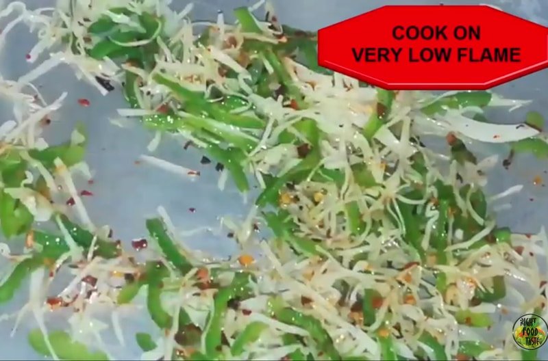 preparing chicken and vegetable filling 4