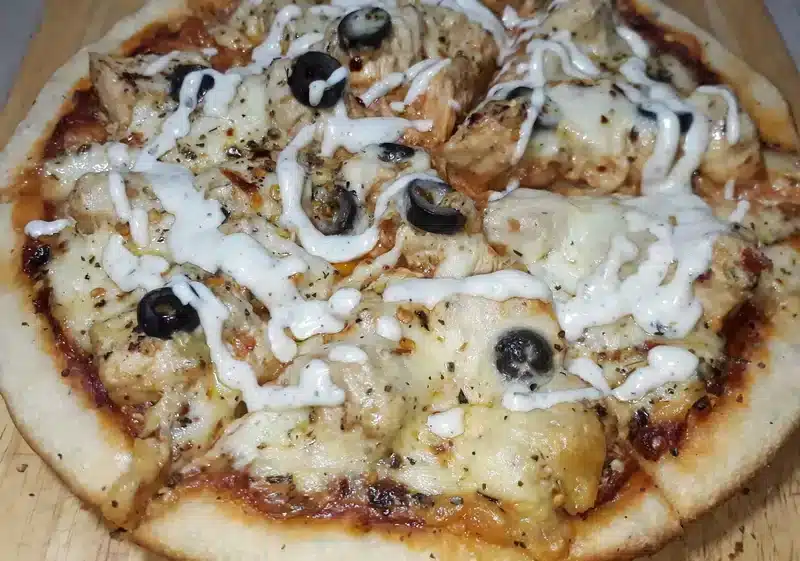 creamy chicken pizza baking4
