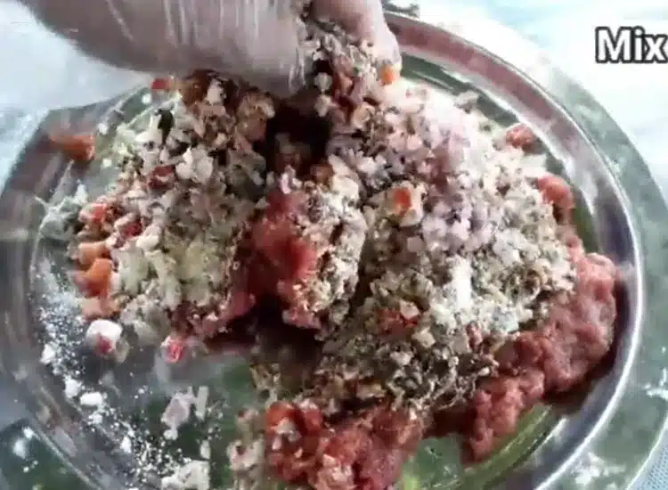 mixing of chapli kabab masala