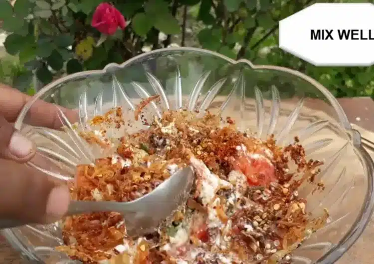 mixing of all the karahi ingredients