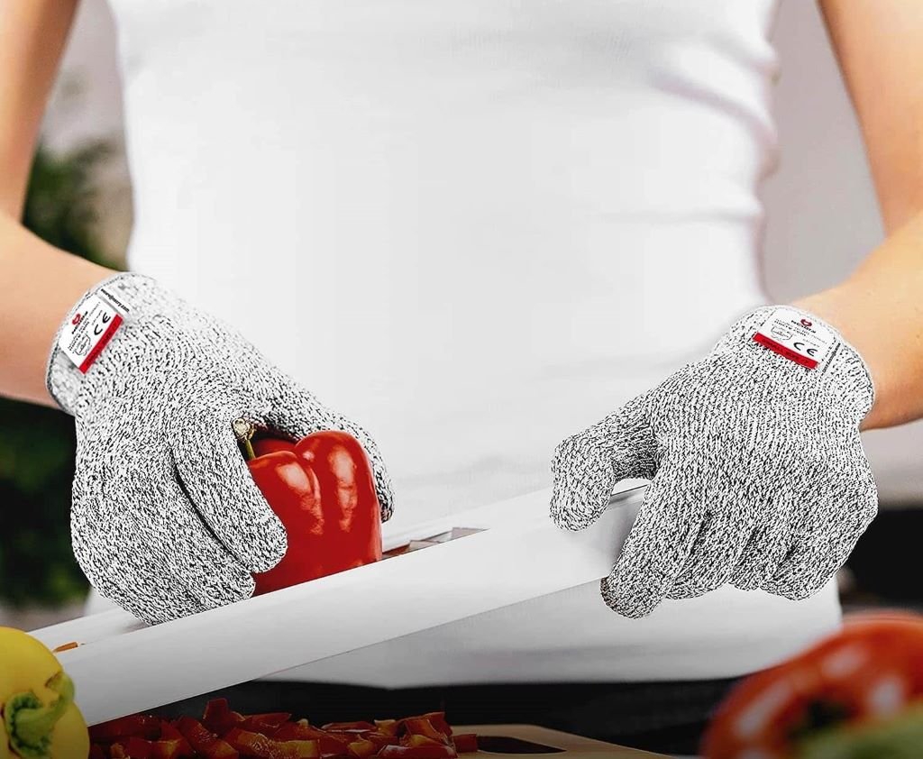 Versatility in the Kitchen: Shucking Gloves Beyond Oysters